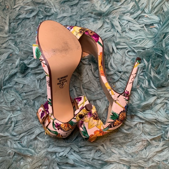 Ankle strap heels - Picture 2 of 3